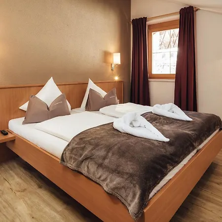 Bergkristall Apartament *